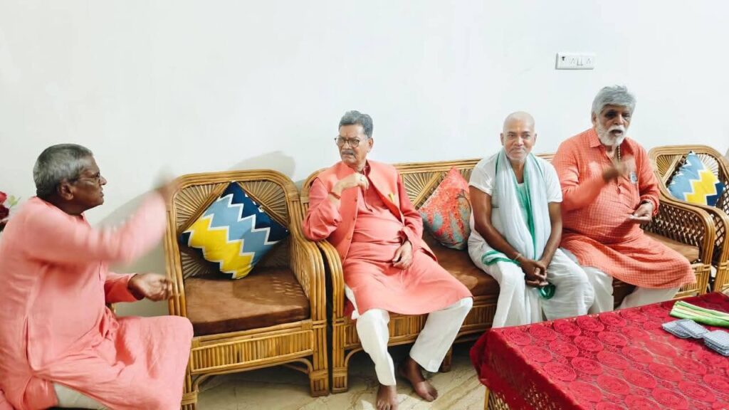 नेता प्रतिपक्ष महंत पहुंचे पूर्व मंडी अध्यक्ष पंडित देवेंद्र नाथ अग्निहोत्री के निवास पर, दिवंगत माताजी श्रीमती केसर बाई अग्निहोत्री को दी श्रद्धांजलि नेता प्रतिपक्ष महंत पहुंचे पूर्व मंडी अध्यक्ष पंडित देवेंद्र नाथ अग्निहोत्री के निवास पर, दिवंगत माताजी श्रीमती केसर बाई अग्निहोत्री को दी श्रद्धांजलि kshititech