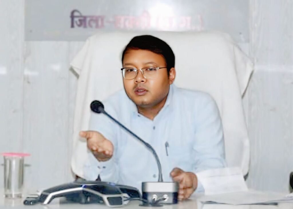 शक्ति जिले में शिक्षा एवं स्वास्थ्य विभाग की समीक्षा बैठक ली कलेक्टर साहब ने, युक्ति युक्त करण में अपने स्थान पर नहीं जाने वाले शिक्षकों का रोका जाएगा वेतन, शक्ति जिले में आकस्मिक मृत्यु पर सहायता राशि हुई स्वीकृत, जिले में घरेलू हिंसा अधिकारी के पद पर नियुक्ति हेतु सूचना जारी, प्रशासन दे रहा जिले में फलों की खेती को प्रोत्साहन kshititech