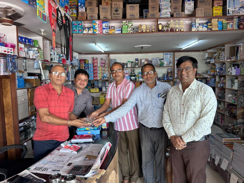 बाराद्वार के चेंबर पदाधिकारियो ने करी पहल, व्यापारियों को नहीं होगी अब चिल्लर की समस्याएं, प्रदेश मंत्री दिनेश शर्मा एवं इकाई अध्यक्ष योगेश अग्रवाल के प्रयासों से हुआ चिल्लर का वितरण, नगर पंचायत उपाध्यक्ष जितेश शर्मा ने कहा- शहर की सभी समस्याओं का निराकरण करना ही मेरी प्राथमिकता, शहर का अन्नपूर्णा परिवार भी व्यापारी हितों के लिए सदैव रहता है संघर्षरत बाराद्वार के चेंबर पदाधिकारियो ने करी पहल, व्यापारियों को नहीं होगी अब चिल्लर की समस्याएं, प्रदेश मंत्री दिनेश शर्मा एवं इकाई अध्यक्ष योगेश अग्रवाल के प्रयासों से हुआ चिल्लर का वितरण, नगर पंचायत उपाध्यक्ष जितेश शर्मा ने कहा- शहर की सभी समस्याओं का निराकरण करना ही मेरी प्राथमिकता, शहर का अन्नपूर्णा परिवार भी व्यापारी हितों के लिए सदैव रहता है संघर्षरत kshititech