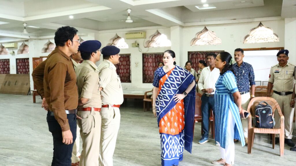 शरीर को स्वस्थ रखने की कवायद-शक्ति जिले के पुलिस विभाग के 300 लोगों का हुआ स्वास्थ्य परीक्षण, 18 जुलाई को आयोजित विशेष शिविर में एसपी मैडम सहित पुलिस अधिकारियों ने भी करवाया हेल्थ चेकअप, स्वास्थ्य विभाग शक्ति के सहयोग से आयोजित था कार्यक्रम,SP अंकिता ने कहा- शरीर रहेगा स्वस्थ तो कार्य क्षमता में भी होती है वृद्धि शरीर को स्वस्थ रखने की कवायद-शक्ति जिले के पुलिस विभाग के 300 लोगों का हुआ स्वास्थ्य परीक्षण, 18 जुलाई को आयोजित विशेष शिविर में एसपी मैडम सहित पुलिस अधिकारियों ने भी करवाया हेल्थ चेकअप, स्वास्थ्य विभाग शक्ति के सहयोग से आयोजित था कार्यक्रम,SP अंकिता ने कहा- शरीर रहेगा स्वस्थ तो कार्य क्षमता में भी होती है वृद्धि kshititech
