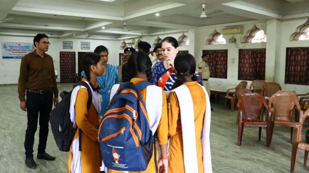 शरीर को स्वस्थ रखने की कवायद-शक्ति जिले के पुलिस विभाग के 300 लोगों का हुआ स्वास्थ्य परीक्षण, 18 जुलाई को आयोजित विशेष शिविर में एसपी मैडम सहित पुलिस अधिकारियों ने भी करवाया हेल्थ चेकअप, स्वास्थ्य विभाग शक्ति के सहयोग से आयोजित था कार्यक्रम,SP अंकिता ने कहा- शरीर रहेगा स्वस्थ तो कार्य क्षमता में भी होती है वृद्धि शरीर को स्वस्थ रखने की कवायद-शक्ति जिले के पुलिस विभाग के 300 लोगों का हुआ स्वास्थ्य परीक्षण, 18 जुलाई को आयोजित विशेष शिविर में एसपी मैडम सहित पुलिस अधिकारियों ने भी करवाया हेल्थ चेकअप, स्वास्थ्य विभाग शक्ति के सहयोग से आयोजित था कार्यक्रम,SP अंकिता ने कहा- शरीर रहेगा स्वस्थ तो कार्य क्षमता में भी होती है वृद्धि kshititech