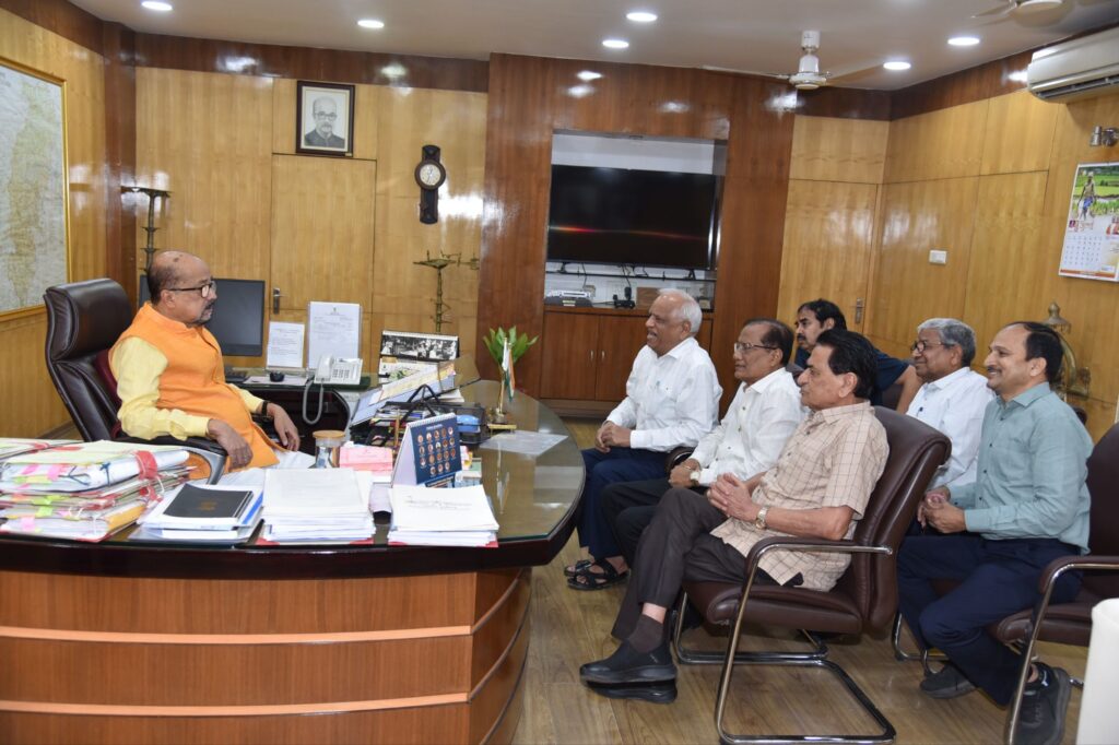 अग्रसेन जी की जीवनी हो पुस्तकों में शामिल- अग्रकुल प्रवर्तक महाराजा अग्रसेन जी की जीवनी को छत्तीसगढ़ के पाठ्यक्रम में किया जाए शामिल, महामहिम राज्यपाल से मुलाकात की अखिल भारतीय अग्रवाल सम्मेलन छत्तीसगढ़ प्रदेश इकाई के पदाधिकारियो ने अग्रसेन जी की जीवनी हो पुस्तकों में शामिल- अग्रकुल प्रवर्तक महाराजा अग्रसेन जी की जीवनी को छत्तीसगढ़ के पाठ्यक्रम में किया जाए शामिल, महामहिम राज्यपाल से मुलाकात की अखिल भारतीय अग्रवाल सम्मेलन छत्तीसगढ़ प्रदेश इकाई के पदाधिकारियो ने kshititech
