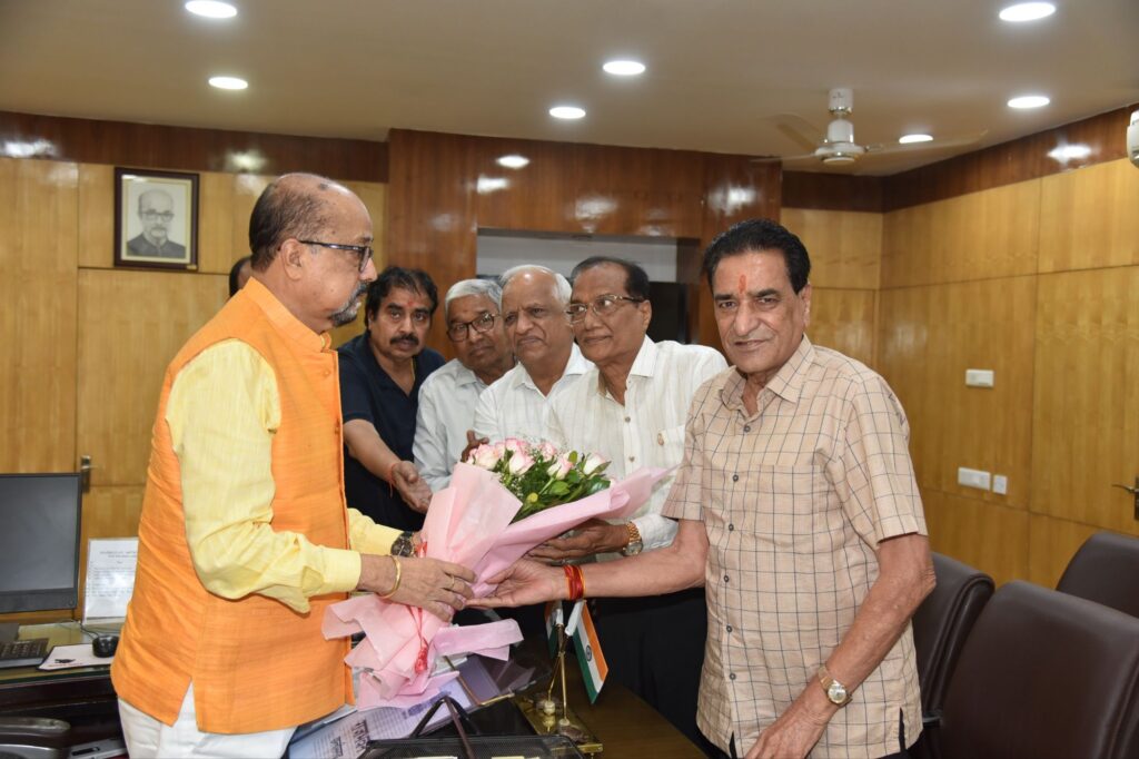 अग्रसेन जी की जीवनी हो पुस्तकों में शामिल- अग्रकुल प्रवर्तक महाराजा अग्रसेन जी की जीवनी को छत्तीसगढ़ के पाठ्यक्रम में किया जाए शामिल, महामहिम राज्यपाल से मुलाकात की अखिल भारतीय अग्रवाल सम्मेलन छत्तीसगढ़ प्रदेश इकाई के पदाधिकारियो ने अग्रसेन जी की जीवनी हो पुस्तकों में शामिल- अग्रकुल प्रवर्तक महाराजा अग्रसेन जी की जीवनी को छत्तीसगढ़ के पाठ्यक्रम में किया जाए शामिल, महामहिम राज्यपाल से मुलाकात की अखिल भारतीय अग्रवाल सम्मेलन छत्तीसगढ़ प्रदेश इकाई के पदाधिकारियो ने kshititech