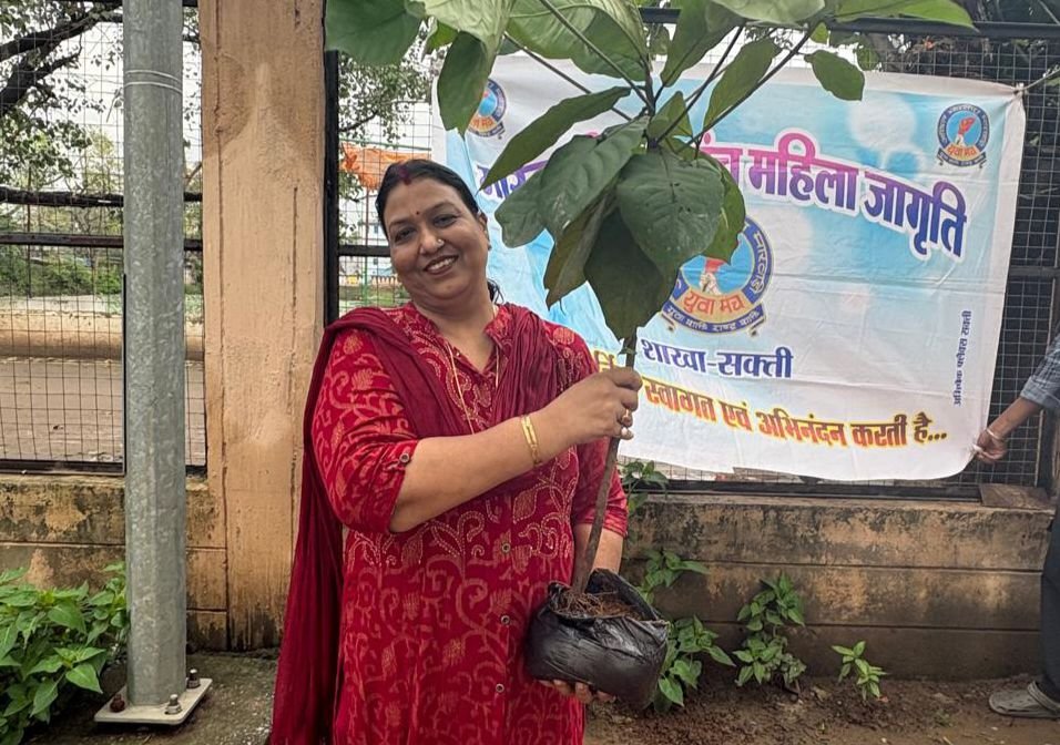 निरंतर करते रहे वृक्षारोपण- शक्ति की महिला जागृति शाखा में शनि मंदिर परिसर में किया वृक्षारोपण का कार्य, अध्यक्ष मीनल अग्रवाल ने कहा- वृक्षारोपण से हम सभी पर्यावरण को कर सकते हैं सुरक्षित, शुद्ध हवा के लिए जरूरी है वृक्षारोपण निरंतर करते रहे वृक्षारोपण- शक्ति की महिला जागृति शाखा में शनि मंदिर परिसर में किया वृक्षारोपण का कार्य, अध्यक्ष मीनल अग्रवाल ने कहा- वृक्षारोपण से हम सभी पर्यावरण को कर सकते हैं सुरक्षित, शुद्ध हवा के लिए जरूरी है वृक्षारोपण kshititech