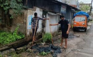 शक्ति शहर में वृहत रूप से चल रहा नालियों की सफाई का महा अभियान, नगर पालिका अध्यक्ष श्यामसुंदर अग्रवाल की पहल से सफाई अमला जुटा है बेहतर पानी निकास की व्यवस्था में, नगर पालिका शक्ति के नए सीएमओ ने भी किया पदभार ग्रहण, अध्यक्ष श्यामसुंदर अग्रवाल ने कहा- शहर वासियों को बेहतर सुविधाएं देना ही उनकी प्राथमिकता, सीएमओ प्रहलाद पांडेय ने भी जन प्रतिनिधियों एवं नगर पालिका कर्मचारियों से किया परिचय प्राप्त kshititech