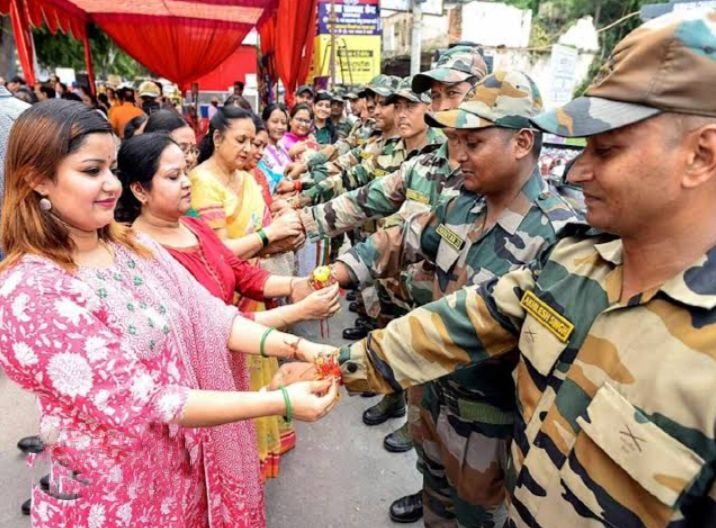 बहने भेज सकती हैं बॉर्डर पर तैनात जवानों के लिए रक्षाबंधन का रक्षा सूत्र, छत्तीसगढ़ शासन ने भी प्रत्येक जिलों में करी है पहल, ऑपरेशन सिपाही रक्षा सूत्र बहने भेज सकती हैं बॉर्डर पर तैनात जवानों के लिए रक्षाबंधन का रक्षा सूत्र, छत्तीसगढ़ शासन ने भी प्रत्येक जिलों में करी है पहल, ऑपरेशन सिपाही रक्षा सूत्र kshititech