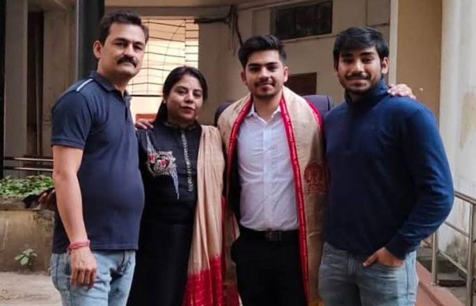 शक्ति के गौरवशाली विद्यार्थी- शक्ति के भांजे स्वराज बापोडिया ने ऑल इंडिया लेवल पर CA की परीक्षा में हासिल किया 6वां स्थान एवं 488 अंक पाकर छत्तीसगढ़ के बने टॉपर, रायगढ़ के समाजसेवी शिव- रीना बपोडिया के सुपुत्र एवम शक्ति की प्रतिष्ठित फर्म कृष्णा सेल्स परिवार के भांजे हैं स्वराज, शक्ति के एस के फाइनेंस के संचालक श्रीकिशन अग्रवाल लीला की सुपुत्री आंचल ने भी करी CA की परीक्षा में सफलता अर्जित शक्ति के गौरवशाली विद्यार्थी- शक्ति के भांजे स्वराज बापोडिया ने ऑल इंडिया लेवल पर CA की परीक्षा में हासिल किया 6वां स्थान एवं 488 अंक पाकर छत्तीसगढ़ के बने टॉपर, रायगढ़ के समाजसेवी शिव- रीना बपोडिया के सुपुत्र एवम शक्ति की प्रतिष्ठित फर्म कृष्णा सेल्स परिवार के भांजे हैं स्वराज, शक्ति के एस के फाइनेंस के संचालक श्रीकिशन अग्रवाल लीला की सुपुत्री आंचल ने भी करी CA की परीक्षा में सफलता अर्जित kshititech