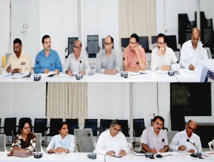 शक्ति जिले में शिक्षा एवं स्वास्थ्य विभाग की समीक्षा बैठक ली कलेक्टर साहब ने, युक्ति युक्त करण में अपने स्थान पर नहीं जाने वाले शिक्षकों का रोका जाएगा वेतन, शक्ति जिले में आकस्मिक मृत्यु पर सहायता राशि हुई स्वीकृत, जिले में घरेलू हिंसा अधिकारी के पद पर नियुक्ति हेतु सूचना जारी, प्रशासन दे रहा जिले में फलों की खेती को प्रोत्साहन kshititech