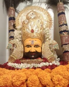 बड़ी खबर- चोरों को नहीं है भगवान का भी डर, रायगढ़ के श्याम मंदिर में बाबा श्याम के गहने जेवरात भी चुरा ले गए चोर, पुजारी के रखे लाखों रुपए की नगदी भी हुई चोरी, चोरी की घटना से श्याम प्रेमी मायूस kshititech