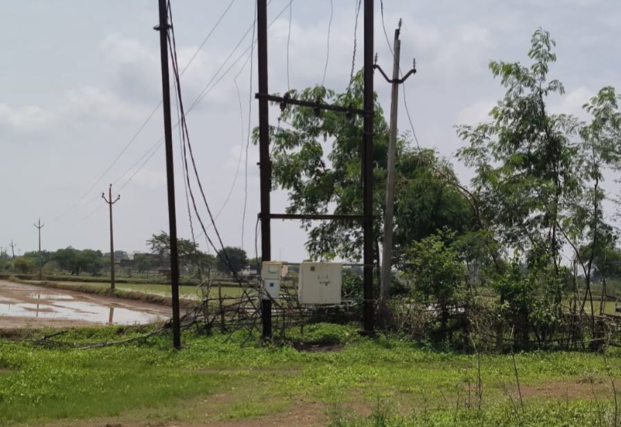 अड़भार शहर में बिजली ट्रांसफार्मर लगाने की मांग की मोहल्लेवासियों ने, वार्ड नंबर 5 एवं 3 का ट्रांसफार्मर है खराब अड़भार शहर में बिजली ट्रांसफार्मर लगाने की मांग की मोहल्लेवासियों ने, वार्ड नंबर 5 एवं 3 का ट्रांसफार्मर है खराब kshititech