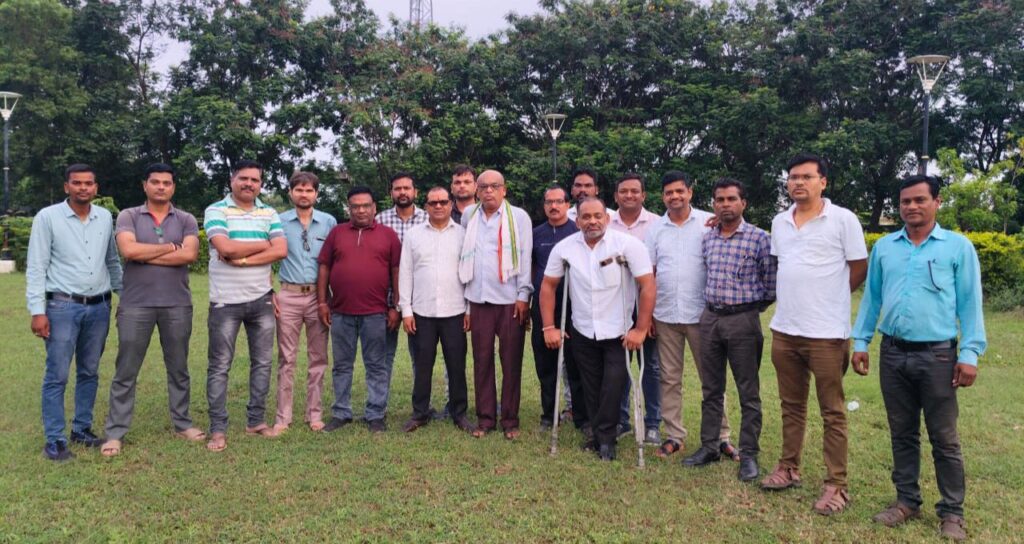 छ ग़ जर्नलिस्ट वेलफेयर यूनियन जांजगीर चांपा की जिला इकाई की बैठक संपन्न, प्रदेश अध्यक्ष अमित गौतम की स्वीकृति से नवीन जिला कार्यकारिणी के गठन के साथ ही संगठन हित में लिए गए महत्वपूर्ण निर्णय, आगामी प्रस्तावित प्रदेश अधिवेशन को लेकर तैयारियो पर हुई चर्चा, जिला अध्यक्ष राजू शर्मा के नेतृत्व में संगठन मजबूती को लेकर बनी वृहद कार्य योजना छ ग़ जर्नलिस्ट वेलफेयर यूनियन जांजगीर चांपा की जिला इकाई की बैठक संपन्न, प्रदेश अध्यक्ष अमित गौतम की स्वीकृति से नवीन जिला कार्यकारिणी के गठन के साथ ही संगठन हित में लिए गए महत्वपूर्ण निर्णय, आगामी प्रस्तावित प्रदेश अधिवेशन को लेकर तैयारियो पर हुई चर्चा, जिला अध्यक्ष राजू शर्मा के नेतृत्व में संगठन मजबूती को लेकर बनी वृहद कार्य योजना kshititech