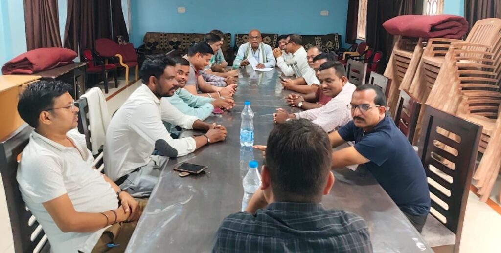 छ ग़ जर्नलिस्ट वेलफेयर यूनियन जांजगीर चांपा की जिला इकाई की बैठक संपन्न, प्रदेश अध्यक्ष अमित गौतम की स्वीकृति से नवीन जिला कार्यकारिणी के गठन के साथ ही संगठन हित में लिए गए महत्वपूर्ण निर्णय, आगामी प्रस्तावित प्रदेश अधिवेशन को लेकर तैयारियो पर हुई चर्चा, जिला अध्यक्ष राजू शर्मा के नेतृत्व में संगठन मजबूती को लेकर बनी वृहद कार्य योजना छ ग़ जर्नलिस्ट वेलफेयर यूनियन जांजगीर चांपा की जिला इकाई की बैठक संपन्न, प्रदेश अध्यक्ष अमित गौतम की स्वीकृति से नवीन जिला कार्यकारिणी के गठन के साथ ही संगठन हित में लिए गए महत्वपूर्ण निर्णय, आगामी प्रस्तावित प्रदेश अधिवेशन को लेकर तैयारियो पर हुई चर्चा, जिला अध्यक्ष राजू शर्मा के नेतृत्व में संगठन मजबूती को लेकर बनी वृहद कार्य योजना kshititech