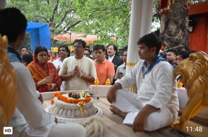 सत्य साईं बाबा के जन्मोत्सव पर निकली सत्य साइ प्रेम प्रवाहिनी रथ यात्रा के शक्ति आगमन पर कोरबा सांसद ज्योत्सना महंत ने किया स्वागत, सांसद जी ने कहा सत्य साइ बाबा त्याग, तपस्या की थे प्रतिमूर्ति, शक्ति शहर में 15 जुलाई को निकली भव्य शोभा यात्रा, ग्राम पंचायत सोंठी में वृक्षारोपण भी किया सांसद जी ने सत्य साईं बाबा के जन्मोत्सव पर निकली सत्य साइ प्रेम प्रवाहिनी रथ यात्रा के शक्ति आगमन पर कोरबा सांसद ज्योत्सना महंत ने किया स्वागत, सांसद जी ने कहा सत्य साइ बाबा त्याग, तपस्या की थे प्रतिमूर्ति, शक्ति शहर में 15 जुलाई को निकली भव्य शोभा यात्रा, ग्राम पंचायत सोंठी में वृक्षारोपण भी किया सांसद जी ने kshititech