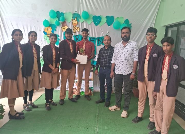 शक्ति के लिटिल फ्लावर स्कूल में ग्रीन डे आयोजन के साथ एक पेड़ मां के नाम के तहत हुआ वृक्षारोपण का कार्यक्रम, विद्यालय प्रबंधन के टी पी उपाध्याय एवं अनीस अरमान ने कहा- पर्यावरण संरक्षण से ही हम प्रकृति को रख सकते हैं सुरक्षित kshititech