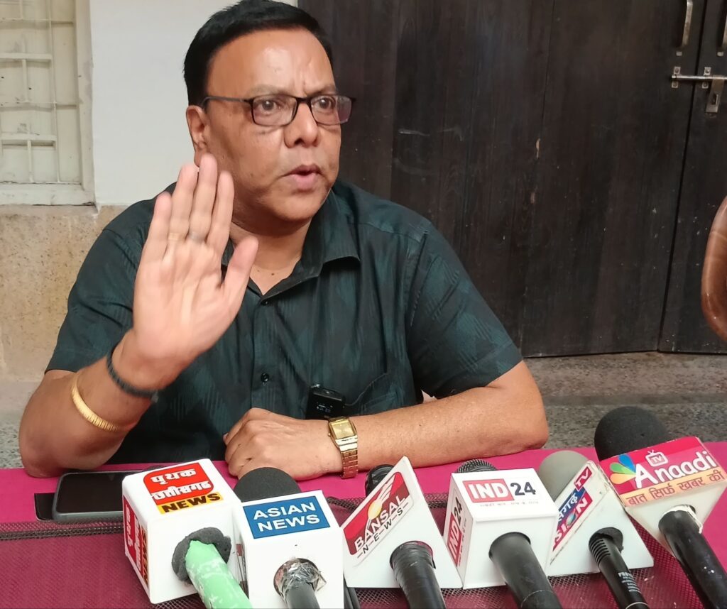 राजमहल विवाद मामले में गीता सिंह ने ली पत्रकार वार्ता,20 जुलाई को आयोजित पत्रकार वार्ता में गीता सिंह ने कहा- जो लोग घटना में शामिल ही नहीं थे,उन्हें फसाया जा रहा, गीता सिंह ने कहा-वे शक्ति में रहकर ही आगे भी करती रहेगी सामाजिक एवं रचनात्मक कार्य राजमहल विवाद मामले में गीता सिंह ने ली पत्रकार वार्ता,20 जुलाई को आयोजित पत्रकार वार्ता में गीता सिंह ने कहा- जो लोग घटना में शामिल ही नहीं थे,उन्हें फसाया जा रहा, गीता सिंह ने कहा-वे शक्ति में रहकर ही आगे भी करती रहेगी सामाजिक एवं रचनात्मक कार्य kshititech