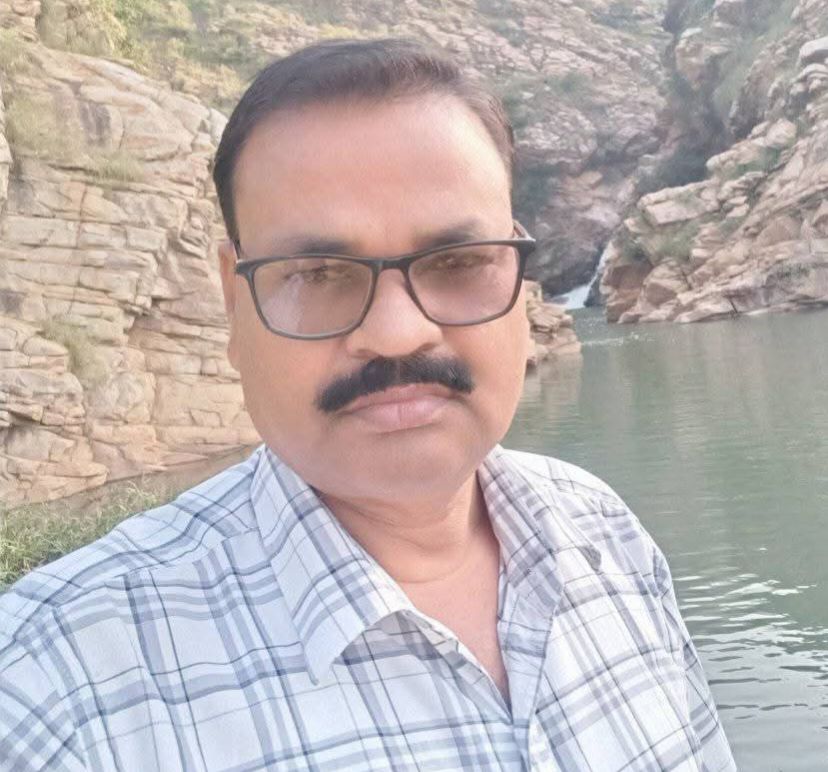 कमाल की शख्सियत हैं कौशिक जी- सेवा, सादगी और समर्पण की मिसाल हैं पामगढ़ के बीईओ मोहनलाल कौशिक,स्काउट-गाइड, शिक्षा और प्रशासन—हर क्षेत्र में इनका अग्रणी योगदान, राज्यपाल से सम्मानित शिक्षक के साथ ही स्काउट-गाइड के 25 छात्रों को उनके निर्देशन में मिला था राज्यपाल पुरस्कार कमाल की शख्सियत हैं कौशिक जी- सेवा, सादगी और समर्पण की मिसाल हैं पामगढ़ के बीईओ मोहनलाल कौशिक,स्काउट-गाइड, शिक्षा और प्रशासन—हर क्षेत्र में इनका अग्रणी योगदान, राज्यपाल से सम्मानित शिक्षक के साथ ही स्काउट-गाइड के 25 छात्रों को उनके निर्देशन में मिला था राज्यपाल पुरस्कार kshititech