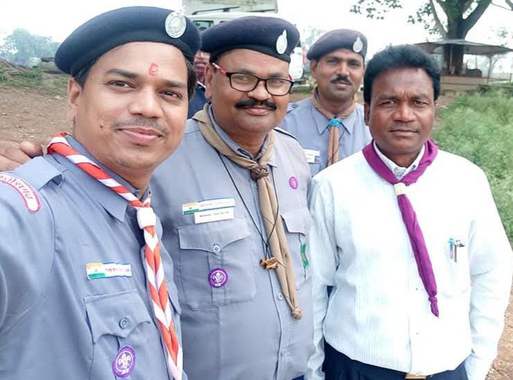 कमाल की शख्सियत हैं कौशिक जी- सेवा, सादगी और समर्पण की मिसाल हैं पामगढ़ के बीईओ मोहनलाल कौशिक,स्काउट-गाइड, शिक्षा और प्रशासन—हर क्षेत्र में इनका अग्रणी योगदान, राज्यपाल से सम्मानित शिक्षक के साथ ही स्काउट-गाइड के 25 छात्रों को उनके निर्देशन में मिला था राज्यपाल पुरस्कार कमाल की शख्सियत हैं कौशिक जी- सेवा, सादगी और समर्पण की मिसाल हैं पामगढ़ के बीईओ मोहनलाल कौशिक,स्काउट-गाइड, शिक्षा और प्रशासन—हर क्षेत्र में इनका अग्रणी योगदान, राज्यपाल से सम्मानित शिक्षक के साथ ही स्काउट-गाइड के 25 छात्रों को उनके निर्देशन में मिला था राज्यपाल पुरस्कार kshititech