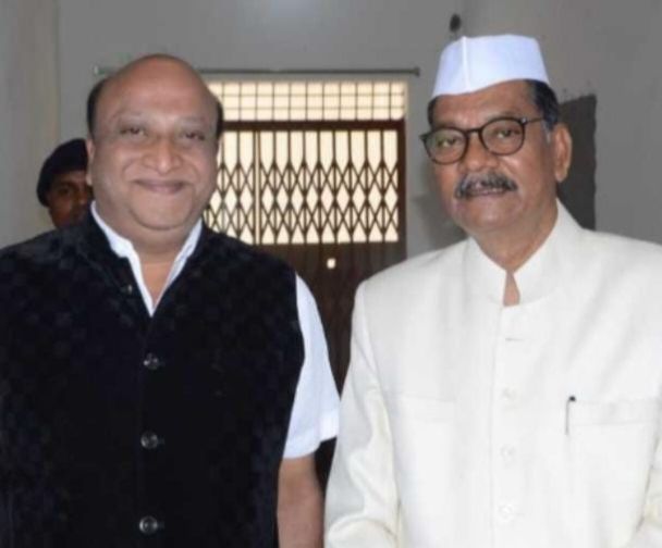 नेता प्रतिपक्ष महंत जी ने शक्ति के गुरुद्वारा भवन को दी ₹5 लाख रुपये की राशि, गुरुद्वारा में नए भवन का होगा निर्माण,नगर पालिका के विधायक प्रतिनिधि नरेश गेवाडीन ने दी जानकारी, सर्व समाज के कल्याण के लिए महंत जी सदैव सकारात्मक सोच के साथ करते हैं कार्य नेता प्रतिपक्ष महंत जी ने शक्ति के गुरुद्वारा भवन को दी ₹5 लाख रुपये की राशि, गुरुद्वारा में नए भवन का होगा निर्माण,नगर पालिका के विधायक प्रतिनिधि नरेश गेवाडीन ने दी जानकारी, सर्व समाज के कल्याण के लिए महंत जी सदैव सकारात्मक सोच के साथ करते हैं कार्य kshititech