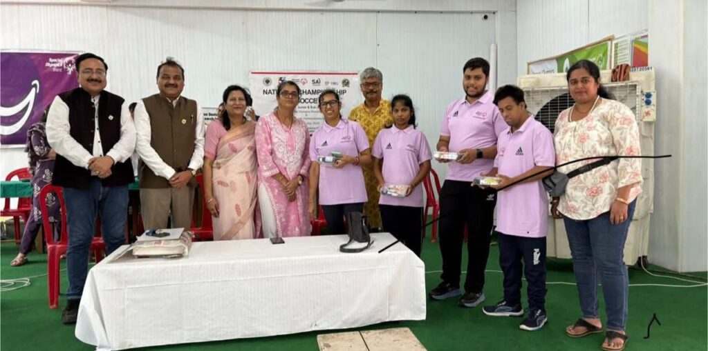 जब दिव्यांग बच्चों ने भी कहा धन्यवाद अरुणा मैडम- अरुणा अग्रवाल का अनुकरणीय रचनात्मक कार्य- 300 दिव्यांग बच्चों को वितरित किया फर्स्ट एड बॉक्स, नेशनल चैंपियनशिप में बिलासपुर पहुंचे हैं देश भर के दिव्यांग बच्चे, भारतीय ग्लोबल वैश्य फाउंडेशन महिला विंग की राष्ट्रीय महासचिव है अरुणा अग्रवाल,अरुणा ने कहा- ऐसे राष्ट्रीय स्तर के कार्यक्रमों से दिव्यांग बच्चों की प्रतिभाओं को सामने लाने का मिलता है अवसर जब दिव्यांग बच्चों ने भी कहा धन्यवाद अरुणा मैडम- अरुणा अग्रवाल का अनुकरणीय रचनात्मक कार्य- 300 दिव्यांग बच्चों को वितरित किया फर्स्ट एड बॉक्स, नेशनल चैंपियनशिप में बिलासपुर पहुंचे हैं देश भर के दिव्यांग बच्चे, भारतीय ग्लोबल वैश्य फाउंडेशन महिला विंग की राष्ट्रीय महासचिव है अरुणा अग्रवाल,अरुणा ने कहा- ऐसे राष्ट्रीय स्तर के कार्यक्रमों से दिव्यांग बच्चों की प्रतिभाओं को सामने लाने का मिलता है अवसर kshititech