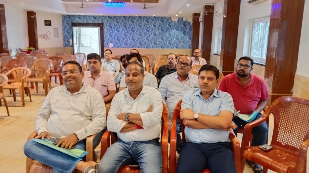 शक्ति जिले में भी अब छोटे-बड़े उद्योगों की स्थापना के लिए शासन देगी आपको अनुदान, 28 जुलाई को हटरी धर्मशाला शक्ति में जिला व्यापार एवं उद्योग विभाग ने आयोजित किया सेमिनार, जिले के सभी प्रमुख बैंकों के बैंकर्स एवं व्यापारी रहे मौजूद, महाप्रबंधक शोभेन्द्र नायक ने कहा- शासन की नई औद्योगिक नीति के तहत शक्ति जिले वासियों को भी मिलेगा लाभ शक्ति जिले में भी अब छोटे-बड़े उद्योगों की स्थापना के लिए शासन देगी आपको अनुदान, 28 जुलाई को हटरी धर्मशाला शक्ति में जिला व्यापार एवं उद्योग विभाग ने आयोजित किया सेमिनार, जिले के सभी प्रमुख बैंकों के बैंकर्स एवं व्यापारी रहे मौजूद, महाप्रबंधक शोभेन्द्र नायक ने कहा- शासन की नई औद्योगिक नीति के तहत शक्ति जिले वासियों को भी मिलेगा लाभ kshititech