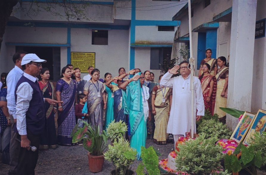 जन भागीदारी अध्यक्ष मांगेराम अग्रवाल ने किया शक्ति के शासकीय कन्या उच्चतर माध्यमिक विद्यालय में ध्वजारोहण, शक्ति शहर का दशको पुराना विद्यालय है कन्या स्कूल, पढ़ाई को लेकर स्कूली बच्चों को मोटिवेट भी किया अध्यक्ष मांगेराम अग्रवाल ने kshititech