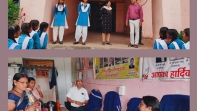 नहीं चलेगी अब शिक्षकों की मनमानी-सरकारी स्कूल में अव्यवस्था- दो शिक्षकों का कटेगा एक दिन का वेतन, 19 अगस्त को जिला शिक्षा अधिकारी मैडम के दौरे में मिली अव्यवस्थाएं, सुबह 9:45 बजे DEO मैडम पहुंची स्कूल, स्वयं प्रार्थना में हुई शामिल kshititech