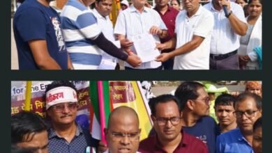 जो सरकार निकम्मी है, वह सरकार बदलनी है,शक्ति में एनएचएम कर्मचारियों का दिखा 28 अगस्त को गुस्सा, बारिश के बावजूद सड़कों पर निकले हड़ताली कर्मचारी, कर्मचारियों को समर्थन देने पहुंचे नगर पालिका अध्यक्ष श्यामसुंदर अग्रवाल, शक्ति जिले में 10 दिनों से चल रही है एनएचएम कर्मचारियों की जबरदस्त हड़ताल kshititech