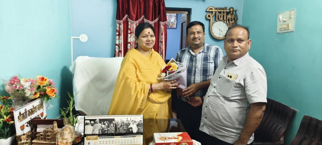 नगर पंचायत बाराद्वार के अध्यक्ष नारायण कुर्रे एवं सांसद प्रतिनिधि अमित कलानोरिया ने करी सांसद कमलेश जांगड़े से मुलाकात नगर पंचायत बाराद्वार के अध्यक्ष नारायण कुर्रे एवं सांसद प्रतिनिधि अमित कलानोरिया ने करी सांसद कमलेश जांगड़े से मुलाकात kshititech
