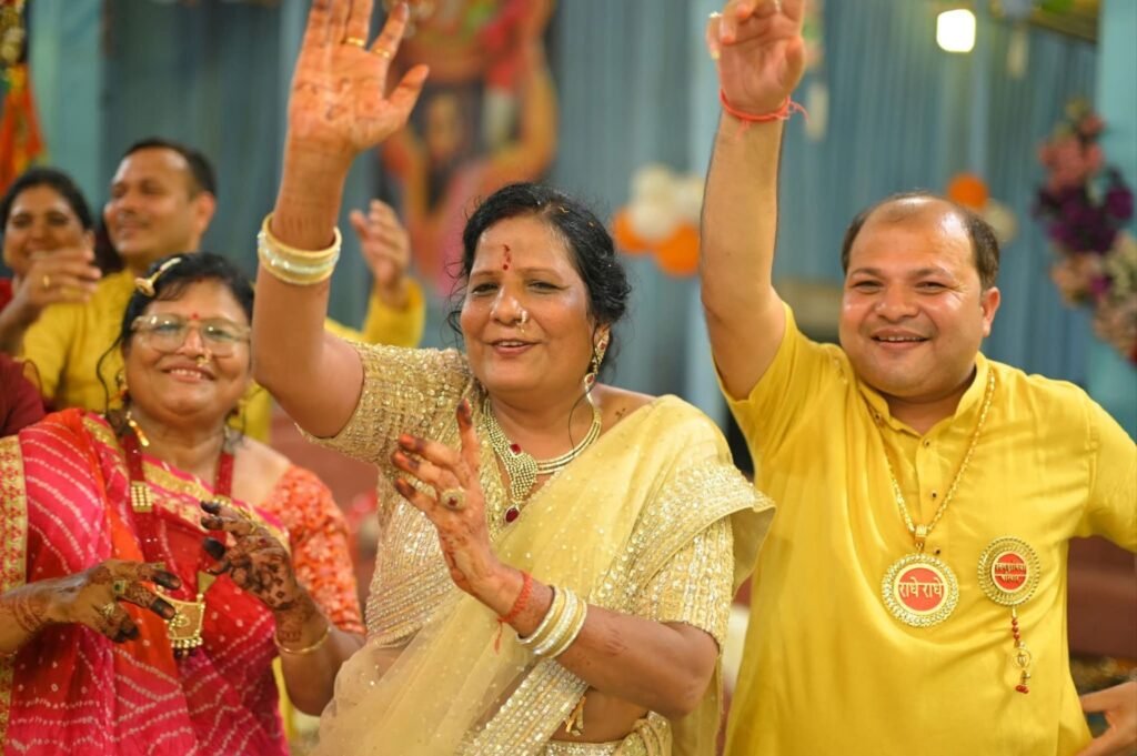 गोस्वामी गोविंद बाबा ने कहा- भगवान ने तुम्हें दिया है अनमोल जीवन, श्रीमद् भागवत कथा का श्रवण है संकटों का निवारण, खरसिया शहर में भागवत कथा सुनने उमड़ रही श्रद्धालुओं की भीड़- तिगडॉनिया परिवार की चल रही पितृ मोक्षार्थ श्रीमद् भागवत महापुराण कथा, परम पूज्य भागवत मर्मज्ञ गोस्वामी गोविंद बाबा के मुखारविंद से हो रहा है कथा का रसपान, आयोजन के छठवें दिवस 30 अगस्त को गोपी उद्धव संवाद सहित विभिन्न प्रसंगों का किया गोस्वामी जी ने वर्णन गोस्वामी गोविंद बाबा ने कहा- भगवान ने तुम्हें दिया है अनमोल जीवन, श्रीमद् भागवत कथा का श्रवण है संकटों का निवारण, खरसिया शहर में भागवत कथा सुनने उमड़ रही श्रद्धालुओं की भीड़- तिगडॉनिया परिवार की चल रही पितृ मोक्षार्थ श्रीमद् भागवत महापुराण कथा, परम पूज्य भागवत मर्मज्ञ गोस्वामी गोविंद बाबा के मुखारविंद से हो रहा है कथा का रसपान, आयोजन के छठवें दिवस 30 अगस्त को गोपी उद्धव संवाद सहित विभिन्न प्रसंगों का किया गोस्वामी जी ने वर्णन kshititech