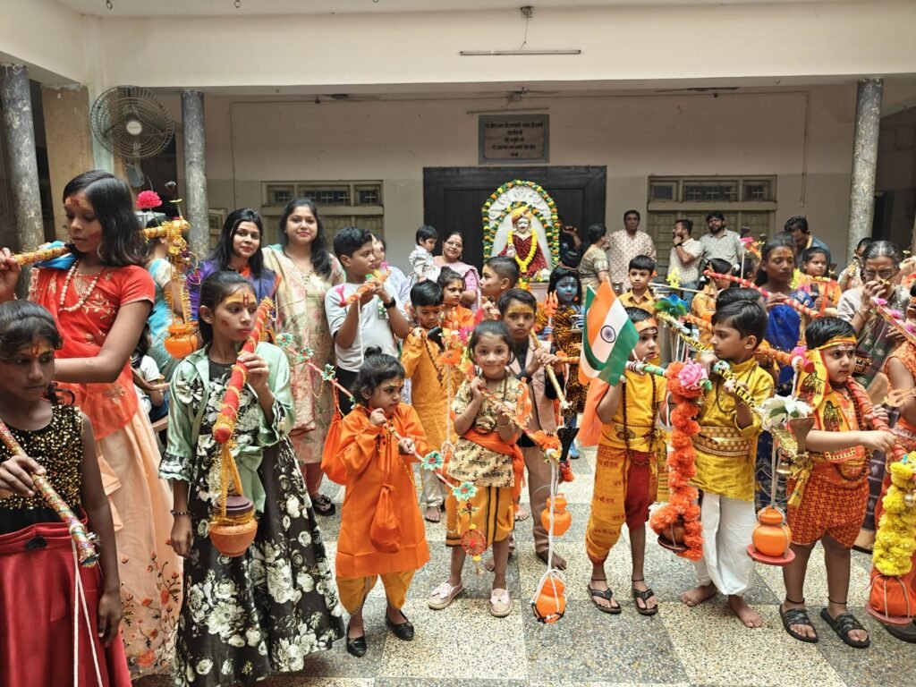 ऐतिहासिक कावड़ यात्रा- जब बच्चों ने लगाये बोल बम के जयकारे-बाल कावड़ यात्रा में दिखा शहर के बच्चों का उत्साह, महिला जागृति शाखा शक्ति ने किया था आयोजन,नगर पालिका अध्यक्ष श्यामसुंदर अग्रवाल भी पहुंचे कावड़ यात्रा में, शक्ति शहर हुआ शिव की भक्ति में ओतप्रोत kshititech