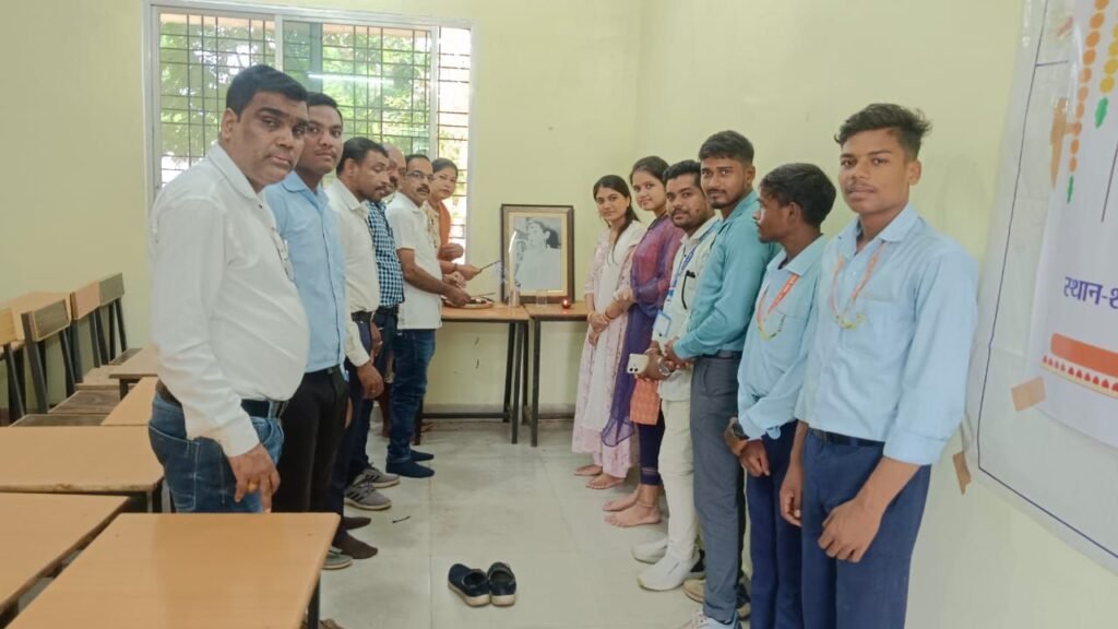 क्रांति कुमार भारतीय जी की पुण्यतिथि पर महाविद्यालय परिवार ने किया स्मरण,वार्षिक बैठक का भी हुआ आयोजन, स्वतंत्रता संग्राम सेनानी थे भारतीय जी क्रांति कुमार भारतीय जी की पुण्यतिथि पर महाविद्यालय परिवार ने किया स्मरण,वार्षिक बैठक का भी हुआ आयोजन, स्वतंत्रता संग्राम सेनानी थे भारतीय जी kshititech