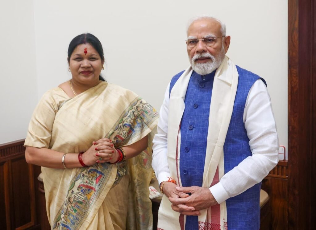 सांसद कमलेश जांगड़े ने बांधी प्रधानमंत्री मोदी जी को राखी, रक्षाबंधन पर्व की दी बधाई, भाजपा के राष्ट्रीय संगठक एवं कार्यालय सचिव से भी मुलाकात में सांसद जी ने बांधी राखी, प्रधानमंत्री मोदी जी ने संसदीय क्षेत्र के लोगों को भी दी रक्षाबंधन की शुभकामनाएं सांसद कमलेश जांगड़े ने बांधी प्रधानमंत्री मोदी जी को राखी, रक्षाबंधन पर्व की दी बधाई, भाजपा के राष्ट्रीय संगठक एवं कार्यालय सचिव से भी मुलाकात में सांसद जी ने बांधी राखी, प्रधानमंत्री मोदी जी ने संसदीय क्षेत्र के लोगों को भी दी रक्षाबंधन की शुभकामनाएं kshititech