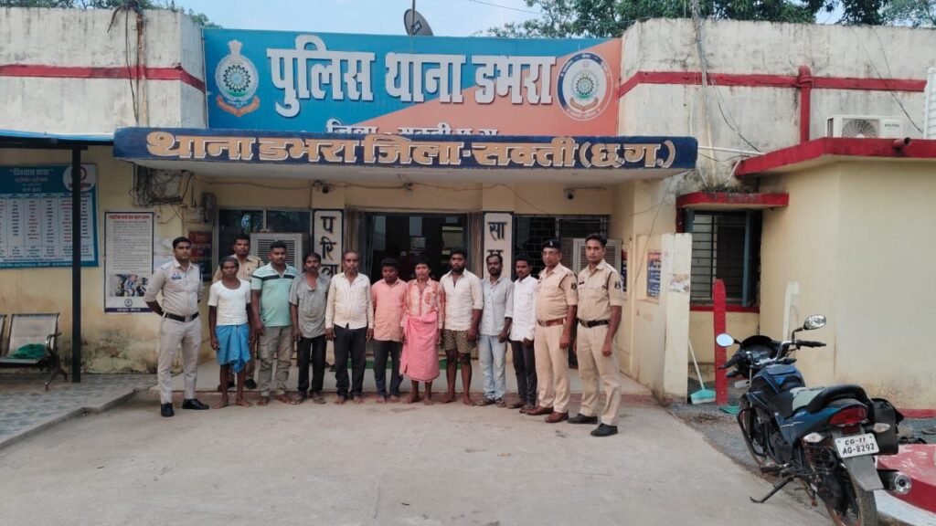 शक्ति पुलिस की गौ वंश रक्षा को लेकर खड़ी पहल- गौ तस्करी करने वाले आरोपी को किया गया पिकअप वाहन के साथ गिरफ्तार, प्राण घातक हमला कर हत्या करने के 9 आरोपी पुलिस के हत्थे शक्ति पुलिस की गौ वंश रक्षा को लेकर खड़ी पहल- गौ तस्करी करने वाले आरोपी को किया गया पिकअप वाहन के साथ गिरफ्तार, प्राण घातक हमला कर हत्या करने के 9 आरोपी पुलिस के हत्थे kshititech