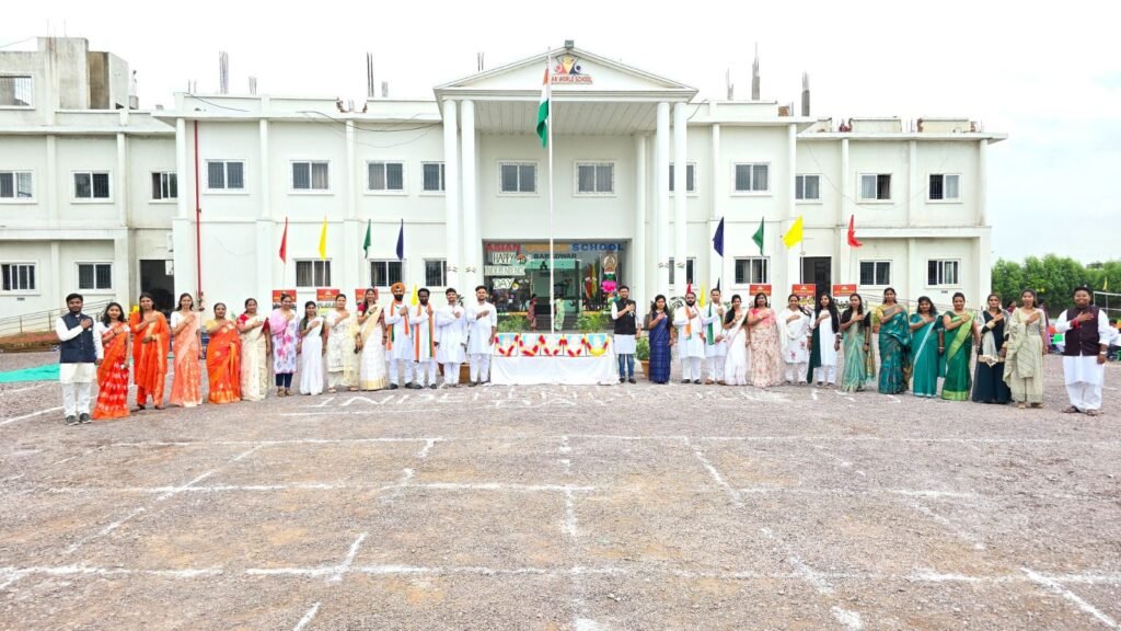 बाराद्वार के एशियन वर्ल्ड स्कूल में आज़ादी का जश्न अनुशासन, संस्कृति और देशभक्ति का अद्भुत संगम, ध्वजारोहण के साथ ही आजादी की वर्षगांठ पर हुआ विभिन्न कार्यक्रमों का आयोजन, स्कूल के बोर्ड आफ डायरेक्टर ने भी दी स्वतंत्रता दिवस की शुभकामनाएं kshititech