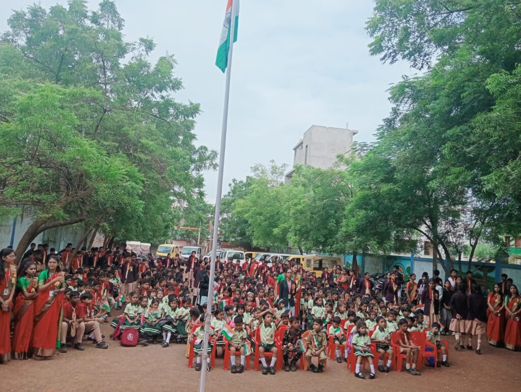 शक्ति के लिटिल फ्लावर इंग्लिश मीडियम स्कूल में आजादी की वर्षगांठ पर हुआ ध्वजारोहण कार्यक्रम, स्कूल के बच्चों ने हाथों में तिरंगा लेकर भारत माता की जय के लगाए जयकारे शक्ति के लिटिल फ्लावर इंग्लिश मीडियम स्कूल में आजादी की वर्षगांठ पर हुआ ध्वजारोहण कार्यक्रम, स्कूल के बच्चों ने हाथों में तिरंगा लेकर भारत माता की जय के लगाए जयकारे kshititech