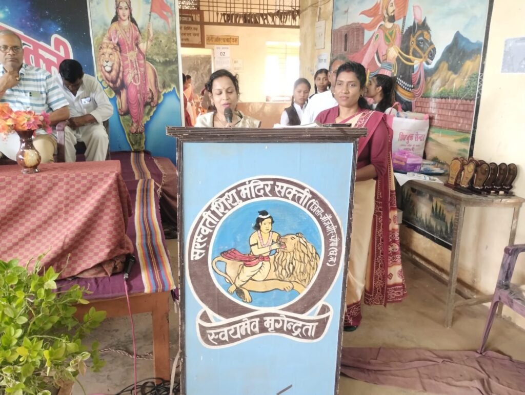 शक्ति के सरस्वती शिशु मंदिर में कृष्ण जन्माष्टमी पर्व पर 16 अगस्त को हुई विभिन्न प्रतिस्पर्धाएं, अखिल भारतीय मारवाड़ी महिला समिति शक्ति की अध्यक्ष सुमन अग्रवाल ने कहा- विद्यालय के बच्चों की प्रतिभाओं को देख याद आया विद्यार्थी जीवन, नन्हे मुन्ने बच्चों ने कृष्ण जी के बाल रूप में दी अपनी प्रस्तुति kshititech