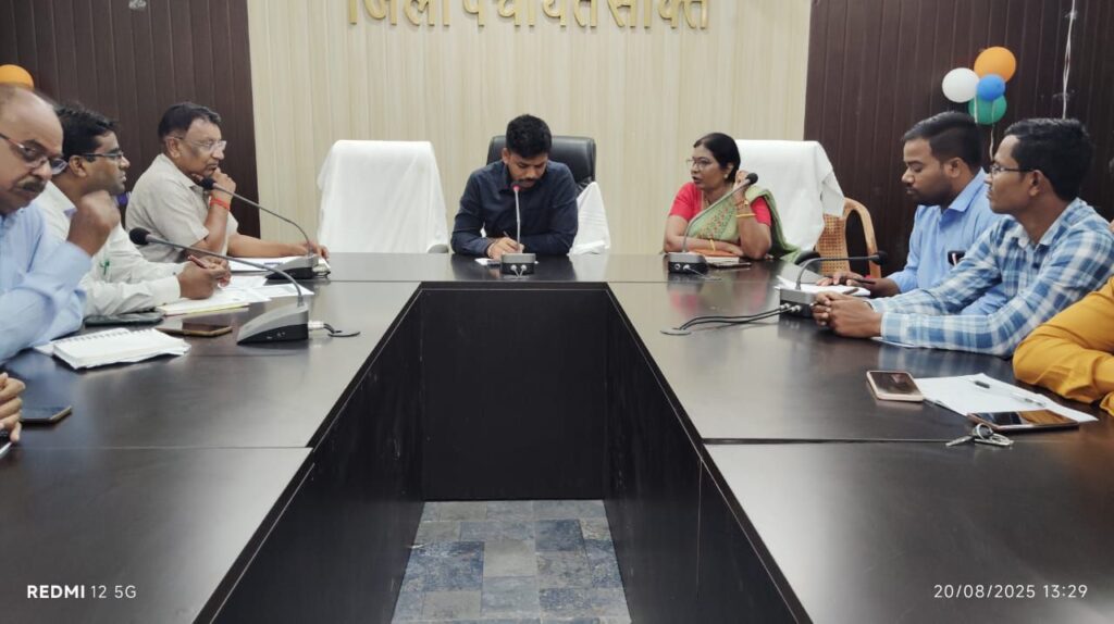 जिला पंचायत सीईओ वासु जैन ने ली जिले के स्वामी आत्मानंद स्कूलों के संस्था प्रमुखों की बैठक, जिला शिक्षा अधिकारी भी रही मौजूद, शिक्षकों के रिक्त पदों सहित विभिन्न विषयों पर हुई चर्चा, स्वामी आत्मानंद के भी विद्यार्थियों को अब मिलेगी कैरियर काउंसलिंग एवं व्यवसायिक शिक्षा की सुविधा जिला पंचायत सीईओ वासु जैन ने ली जिले के स्वामी आत्मानंद स्कूलों के संस्था प्रमुखों की बैठक, जिला शिक्षा अधिकारी भी रही मौजूद, शिक्षकों के रिक्त पदों सहित विभिन्न विषयों पर हुई चर्चा, स्वामी आत्मानंद के भी विद्यार्थियों को अब मिलेगी कैरियर काउंसलिंग एवं व्यवसायिक शिक्षा की सुविधा kshititech