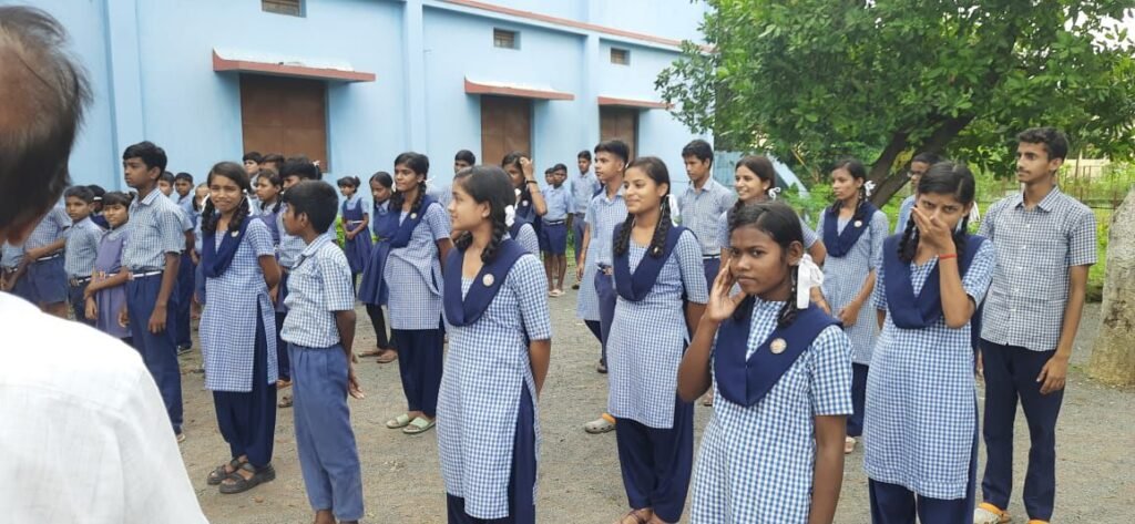 दिव्यांग जनों के कल्याण हेतु चलाई जा रही योजनाओं की जानकारी दी छत्तीसगढ़ दिव्यांगजन वित्त विकास निगम के अध्यक्ष लोकेश कांवडिया ने, 21 अगस्त को शक्ति पहुंचे लोकेश,कलेक्टर से भी हुई मुलाकात, शक्ति के रेस्ट हाउस में पार्टी कार्यकर्ताओं से भी मिले कावड़िया, नवजीवन मुक बधिर स्कूल एवं दृष्टि बाधित विशेष विद्यालय भी पहुंचे श्री कावड़िया, पूरे प्रदेश के सभी जिलों में चल रहा है लोकेश कावड़िया का सघन दौरा कार्यक्रम kshititech