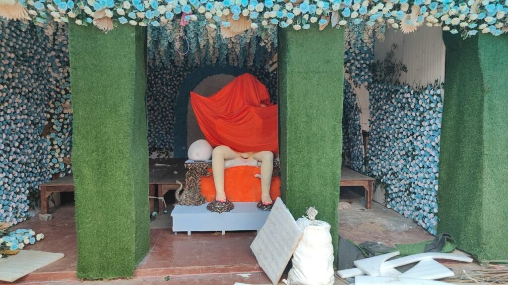 11 दिन का गणेश मेला- बाराद्वार शहर में चल रही गणेश मेले की तैयारियां जोरों से, बाराद्वार का गणेश मेला है पूरे प्रदेश में प्रसिद्ध, अन्य जिलों से भी लोग आते हैं गणपति बप्पा के दर्शन करने, समिति के सदस्य आशीष जिंदल एवं आशीष बिजली ने दी जानकारी kshititech