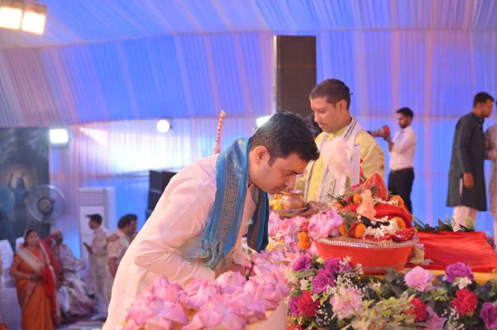 झांझडिया परिवार की श्रीमद् भागवत कथा का तृतीय दिवस-परम पूज्य श्रीहित ललित वल्लभ जी अमृतमय वाणी से करा रहे कथा के विभिन्न प्रसंगों का रसपान झांझडिया परिवार की श्रीमद् भागवत कथा का तृतीय दिवस-परम पूज्य श्रीहित ललित वल्लभ जी अमृतमय वाणी से करा रहे कथा के विभिन्न प्रसंगों का रसपान kshititech