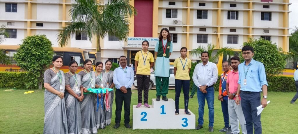 याद किए गए मेजर ध्यानचंद जी- सर्वोदय पब्लिक स्कूल में राष्ट्रीय खेल दिवस के मौके पर हुआ मैराथन दौड़ का आयोजन,हाँकी के जादूगर मेजर ध्यानचंद जी की जन्म जयंती को मनाया जाता है खेल दिवस के रूप में kshititech