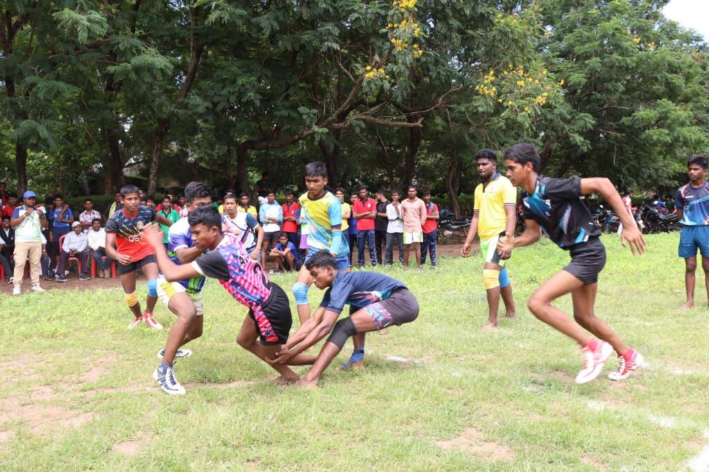 सक्ती जिले में खिलाड़ियों को प्रोत्साहन देने जिला प्रशासन की पहल- नंदेलीभाटा मैदान में प्रारंभ हुआ खेल प्रतिस्पर्धाओं का भव्य आयोजन, जिलाधीश तोपनो के निर्देशन में हो रहे आयोजन,दीदी के गोठ का आकाशवाणी से होंगा 31 अगस्त को होंगा प्रसारण, जिले के खिलाड़ियों ने राष्ट्रीय स्तर पर किया है नाम गौरवान्नित सक्ती जिले में खिलाड़ियों को प्रोत्साहन देने जिला प्रशासन की पहल- नंदेलीभाटा मैदान में प्रारंभ हुआ खेल प्रतिस्पर्धाओं का भव्य आयोजन, जिलाधीश तोपनो के निर्देशन में हो रहे आयोजन,दीदी के गोठ का आकाशवाणी से होंगा 31 अगस्त को होंगा प्रसारण, जिले के खिलाड़ियों ने राष्ट्रीय स्तर पर किया है नाम गौरवान्नित kshititech