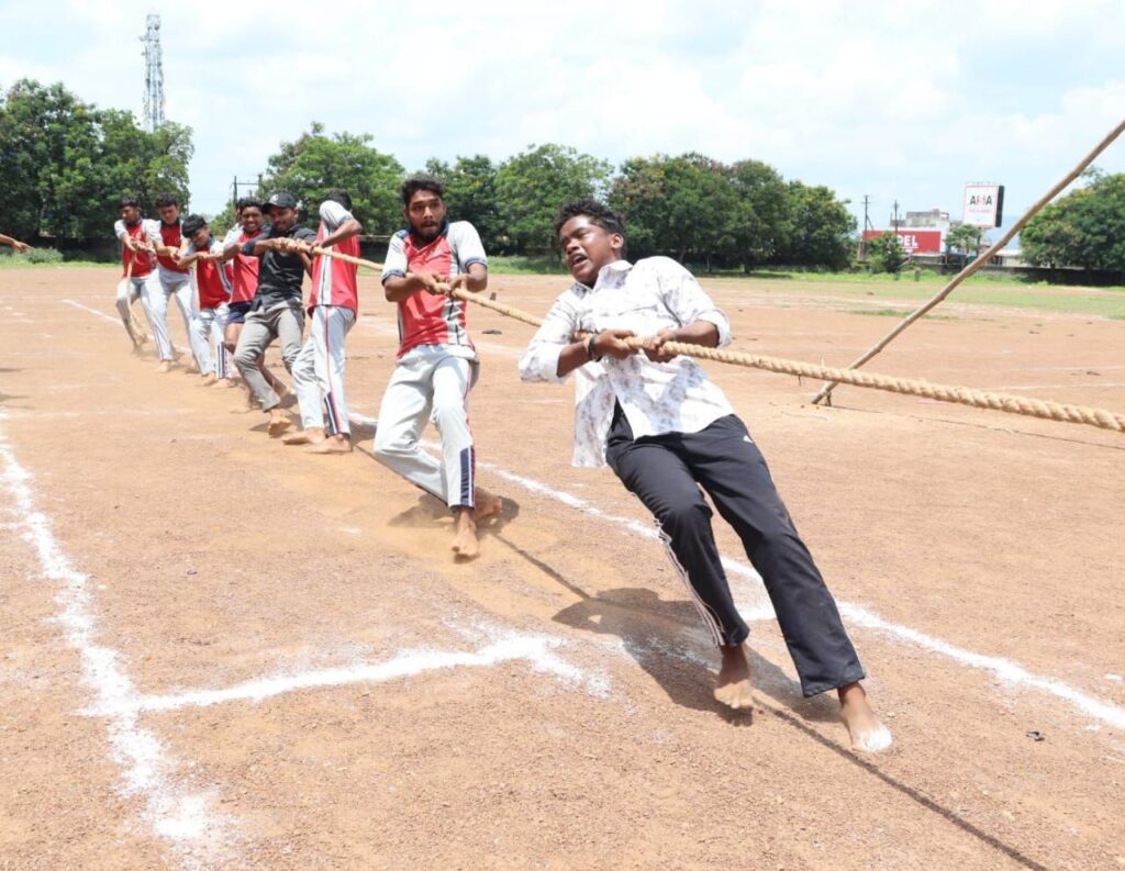 सक्ती जिले में खिलाड़ियों को प्रोत्साहन देने जिला प्रशासन की पहल- नंदेलीभाटा मैदान में प्रारंभ हुआ खेल प्रतिस्पर्धाओं का भव्य आयोजन, जिलाधीश तोपनो के निर्देशन में हो रहे आयोजन,दीदी के गोठ का आकाशवाणी से होंगा 31 अगस्त को होंगा प्रसारण, जिले के खिलाड़ियों ने राष्ट्रीय स्तर पर किया है नाम गौरवान्नित सक्ती जिले में खिलाड़ियों को प्रोत्साहन देने जिला प्रशासन की पहल- नंदेलीभाटा मैदान में प्रारंभ हुआ खेल प्रतिस्पर्धाओं का भव्य आयोजन, जिलाधीश तोपनो के निर्देशन में हो रहे आयोजन,दीदी के गोठ का आकाशवाणी से होंगा 31 अगस्त को होंगा प्रसारण, जिले के खिलाड़ियों ने राष्ट्रीय स्तर पर किया है नाम गौरवान्नित kshititech