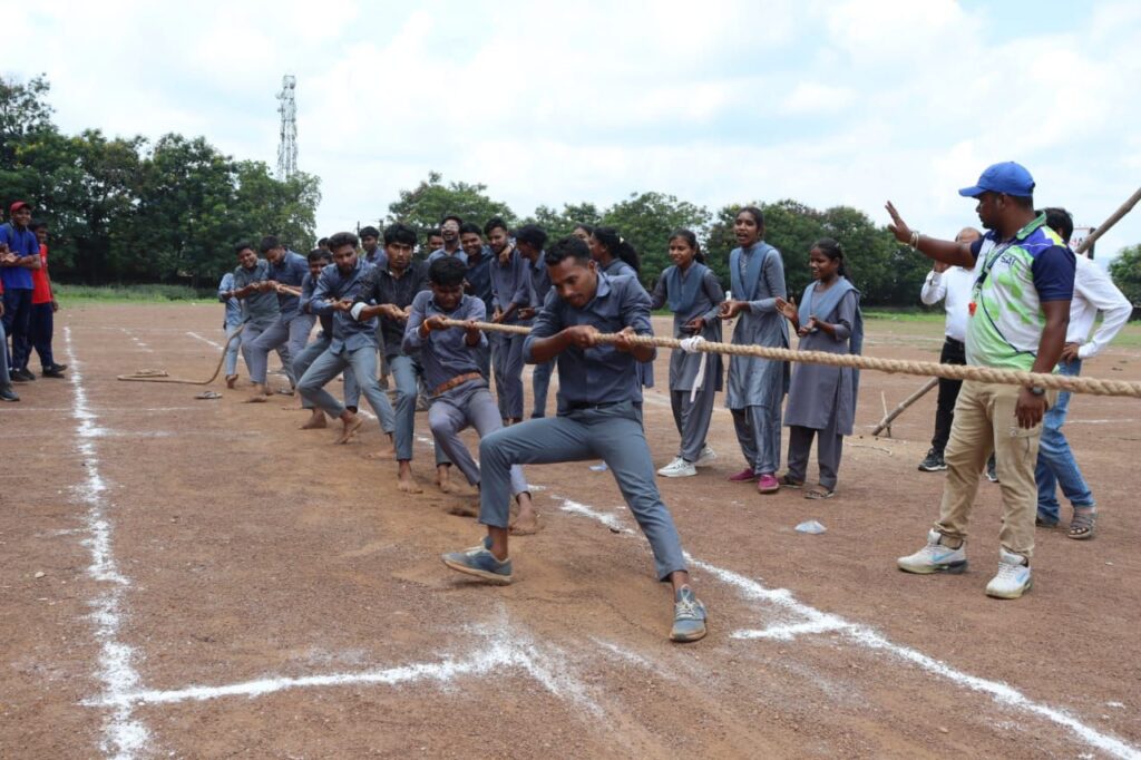सक्ती जिले में खिलाड़ियों को प्रोत्साहन देने जिला प्रशासन की पहल- नंदेलीभाटा मैदान में प्रारंभ हुआ खेल प्रतिस्पर्धाओं का भव्य आयोजन, जिलाधीश तोपनो के निर्देशन में हो रहे आयोजन,दीदी के गोठ का आकाशवाणी से होंगा 31 अगस्त को होंगा प्रसारण, जिले के खिलाड़ियों ने राष्ट्रीय स्तर पर किया है नाम गौरवान्नित सक्ती जिले में खिलाड़ियों को प्रोत्साहन देने जिला प्रशासन की पहल- नंदेलीभाटा मैदान में प्रारंभ हुआ खेल प्रतिस्पर्धाओं का भव्य आयोजन, जिलाधीश तोपनो के निर्देशन में हो रहे आयोजन,दीदी के गोठ का आकाशवाणी से होंगा 31 अगस्त को होंगा प्रसारण, जिले के खिलाड़ियों ने राष्ट्रीय स्तर पर किया है नाम गौरवान्नित kshititech