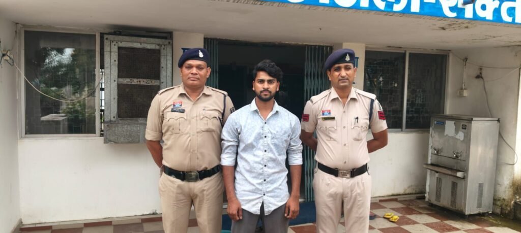 अपराधियों पर पुलिस का प्रहार- शक्ति जिले की क्राइम खबरें एक साथ- शक्ति पुलिस ने किया फुलवारी चौक में अवैध शराब रखने वाले को गिरफ्तार,बाराद्वार थाना अंतर्गत मोबाइल चोरी करने वाला चढ़ा पुलिस के हत्थे,बाराद्वार पुलिस ने किया नाबालिक से शादी का झांसा देकर दैहिक शोषण करने वाले आरोपी को गिरफ्तार अपराधियों पर पुलिस का प्रहार- शक्ति जिले की क्राइम खबरें एक साथ- शक्ति पुलिस ने किया फुलवारी चौक में अवैध शराब रखने वाले को गिरफ्तार,बाराद्वार थाना अंतर्गत मोबाइल चोरी करने वाला चढ़ा पुलिस के हत्थे,बाराद्वार पुलिस ने किया नाबालिक से शादी का झांसा देकर दैहिक शोषण करने वाले आरोपी को गिरफ्तार kshititech