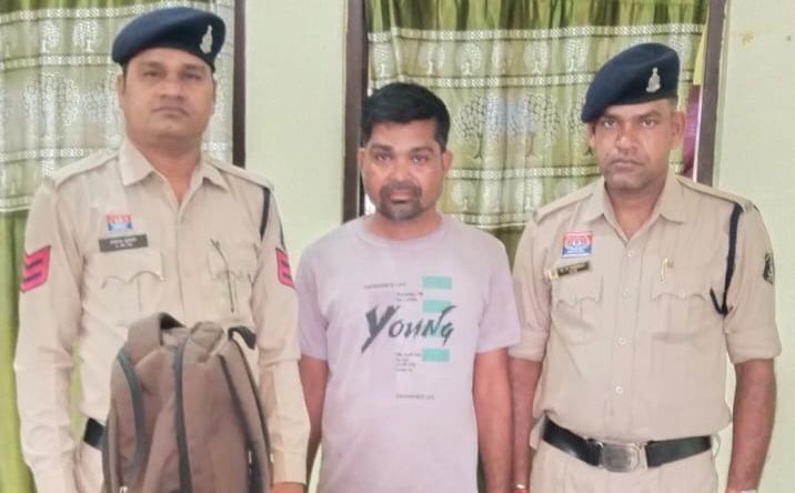 हसौद पुलिस ने किया अवैध देशी शराब रखने वाले आरोपी को गिरफ्तार, बाराद्वार थाने में सबमर्सिबल पंप चोरी करने वाला चोर चढ़ा पुलिस के हत्थे, शक्ति जिले में अपराधों पर अंकुश लगाने एसपी अंकित शर्मा के निर्देशन में पुलिस थाने सक्रिय हसौद पुलिस ने किया अवैध देशी शराब रखने वाले आरोपी को गिरफ्तार, बाराद्वार थाने में सबमर्सिबल पंप चोरी करने वाला चोर चढ़ा पुलिस के हत्थे, शक्ति जिले में अपराधों पर अंकुश लगाने एसपी अंकित शर्मा के निर्देशन में पुलिस थाने सक्रिय kshititech