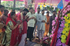 शक्ति शहर में 95 वर्षों से हो रहे अखंड राम नाम सप्ताह का शुभारंभ किया नगर पालिका अध्यक्ष श्यामसुंदर अग्रवाल ने, अग्रवाल ने कहा-शक्ति के लिए गौरवशाली है यह आयोजन, लगातार दश दशकों से आयोजन करना प्रसन्नता की बात शक्ति शहर में 95 वर्षों से हो रहे अखंड राम नाम सप्ताह का शुभारंभ किया नगर पालिका अध्यक्ष श्यामसुंदर अग्रवाल ने, अग्रवाल ने कहा-शक्ति के लिए गौरवशाली है यह आयोजन, लगातार दश दशकों से आयोजन करना प्रसन्नता की बात kshititech
