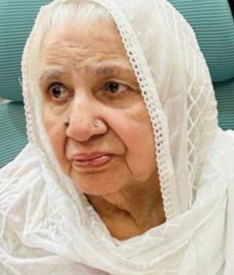 स्व. श्रीमती ईश्वरी देवी खूबवानी का बारहवां कार्यक्रम 23 अगस्त को, भाजपा नेता राम खूबवानी की पूज्य माताजी थी ईश्वरी देवी, भाजपा सहित विभिन्न संगठनों ने दी श्रद्धांजलि स्व. श्रीमती ईश्वरी देवी खूबवानी का बारहवां कार्यक्रम 23 अगस्त को, भाजपा नेता राम खूबवानी की पूज्य माताजी थी ईश्वरी देवी, भाजपा सहित विभिन्न संगठनों ने दी श्रद्धांजलि kshititech