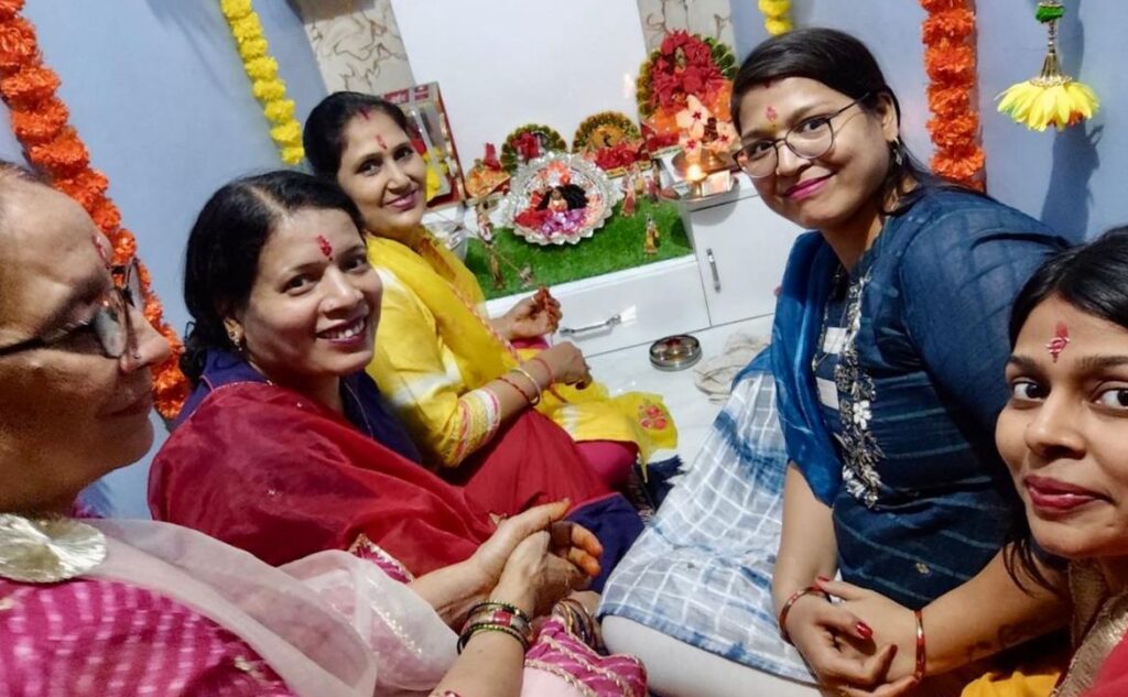 शक्ति की महिला जागृति शाखा ने 21 अगस्त को मनाया भगवान से कृष्ण जी की छठी का पर्व,भगवान को छप्पन भोग अर्पित कर किया अद्भुत श्रंगार, अध्यक्ष मीनल अग्रवाल के नेतृत्व में हुआ कार्यक्रम शक्ति की महिला जागृति शाखा ने 21 अगस्त को मनाया भगवान से कृष्ण जी की छठी का पर्व,भगवान को छप्पन भोग अर्पित कर किया अद्भुत श्रंगार, अध्यक्ष मीनल अग्रवाल के नेतृत्व में हुआ कार्यक्रम kshititech