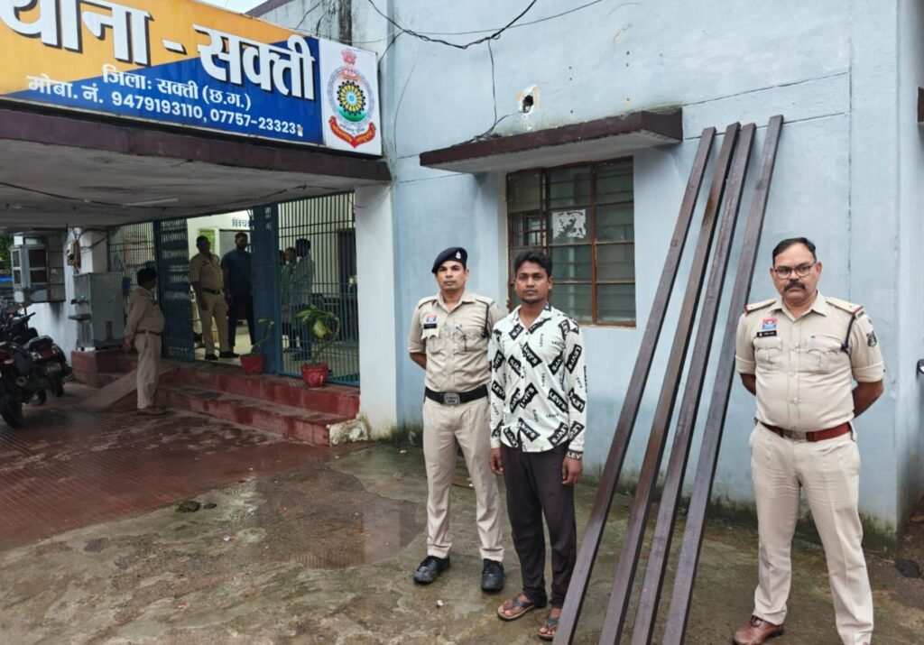 लोहा चोरों के खिलाफ शक्ति पुलिस की ताड-बतोड़ कारवाई, लोहे के गार्डर खरीदने वाले गिरफ्तार,TI लखन पटेल की टीम ने करी कारवाई,डभरा पुलिस में पशु परिवहन कर रहे आरोपियों को किया गिरफ्तार, अपराधों पर अंकुश लगाने एसपी मैडम के निर्देशन में शक्ति जिला पुलिस सजग kshititech